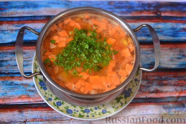 Фасолевый суп с колбасками  и овощами